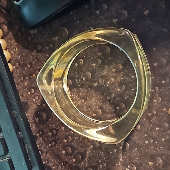 Vintage Lucite Three Sided Bracelet - Picture 3 of 3